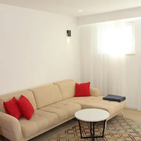 In Prestigious Building/ Main Street شقة سراييفو