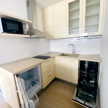 شقة In Prestigious Building/ Main Street سراييفو